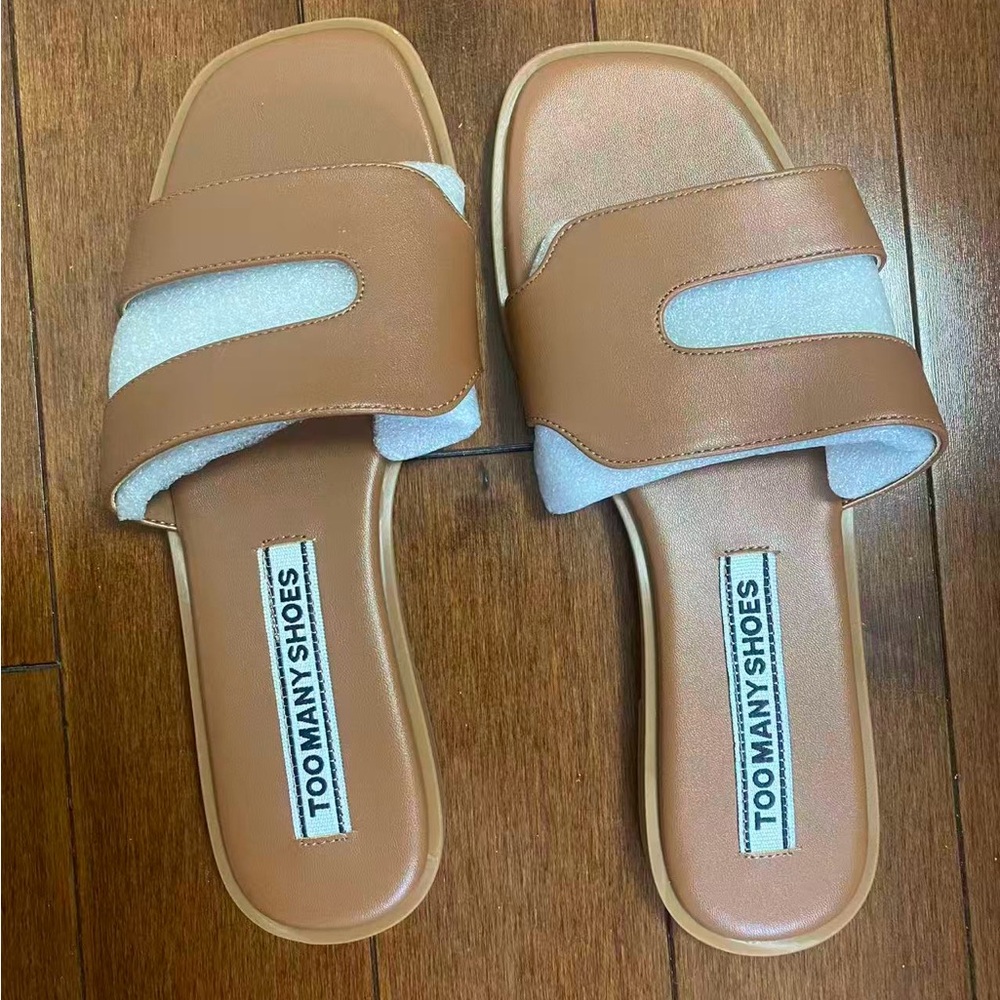 Women’s Tan Slide Sandals